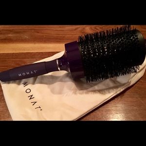 Monat Styling Brush